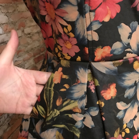 FAUX LEATHER STRAPLESS ROMPER - Picture 3 of 5